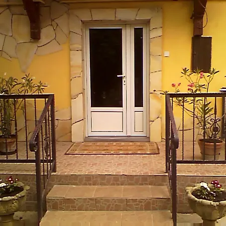 Lägenhet Apartman Sas 6 *